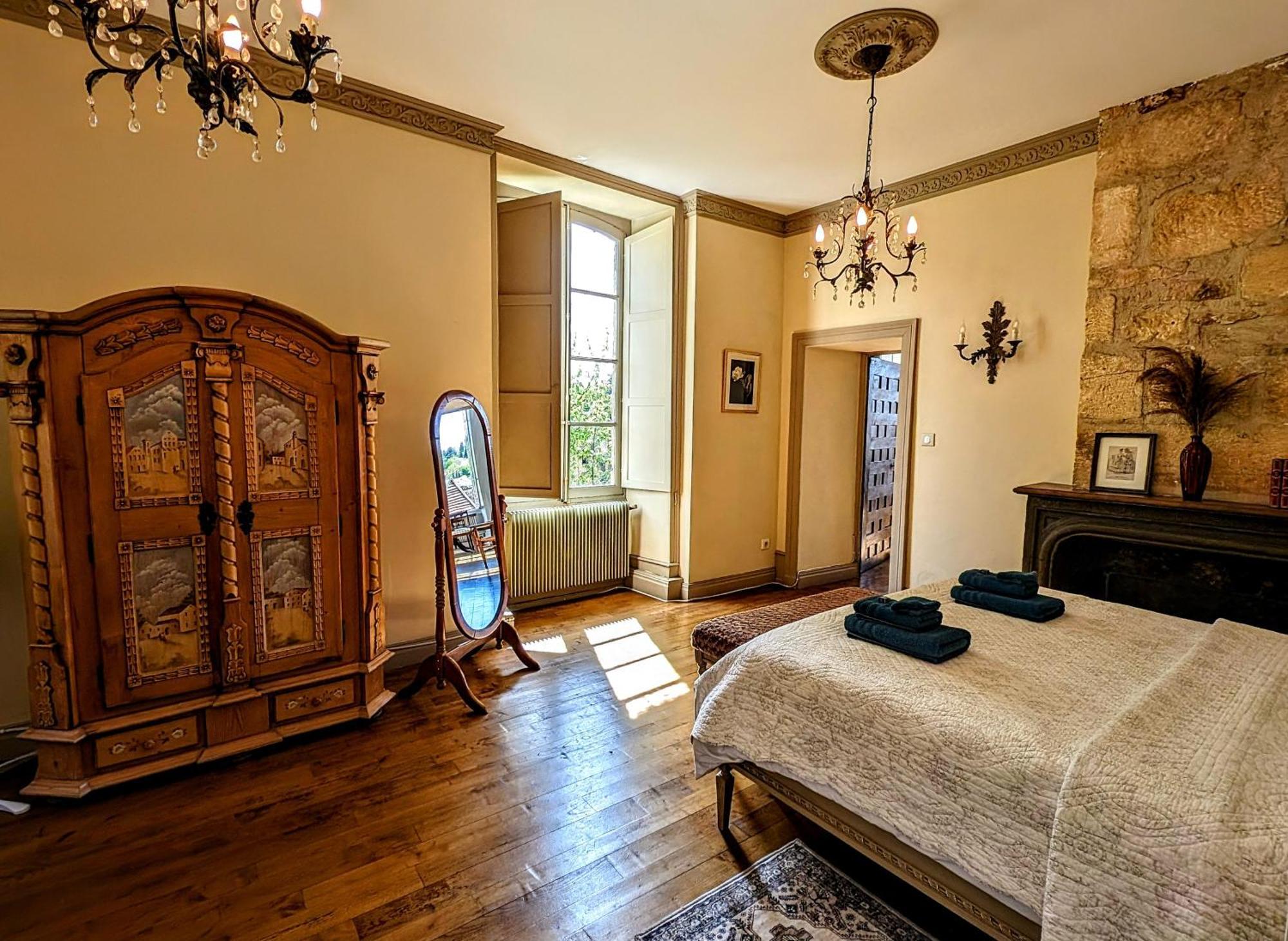 Centrally Located Sarlat Apartment With Medieval Town Views Екстер'єр фото